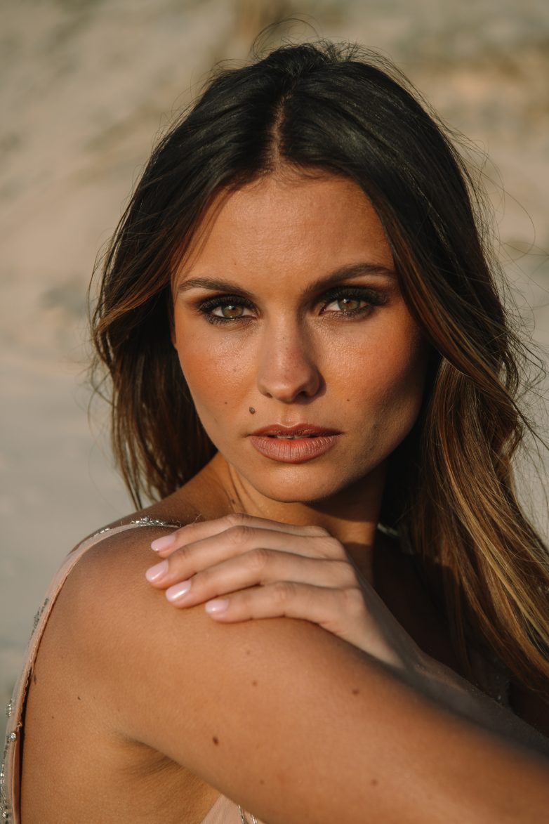 Coiffeuse et maquilleuse – mise en beauté